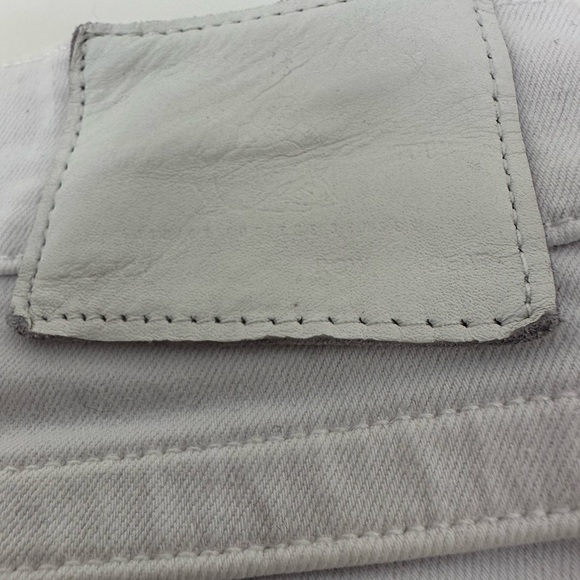 White size 38 True Religion shorts - Picture 3 of 6